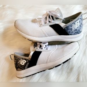 New Balance size 6.5 tennis shoe